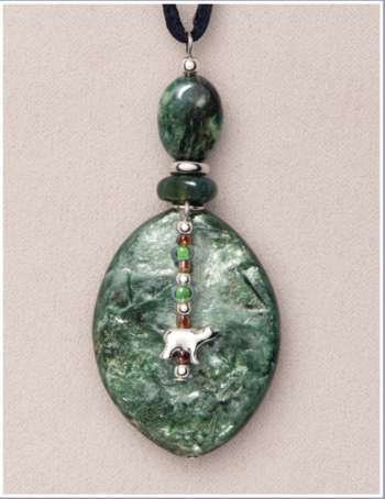Ruby Fuchsite Bear